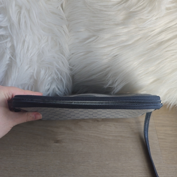 Authentic Gucci micro navy bag - Picture 6 of 15